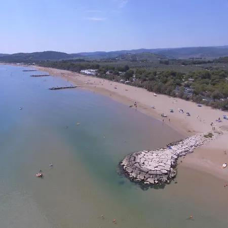 Villaggio Baia Dei Lombardi ホリデーパーク ヴィエステ